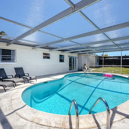 Sunny Escape: Vibrant Pool Home Port Richey Exterior photo