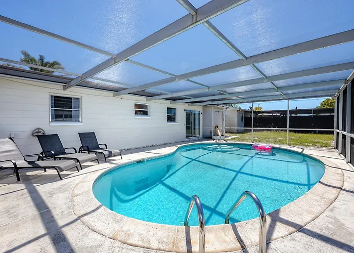 Sunny Escape: Vibrant Pool Home